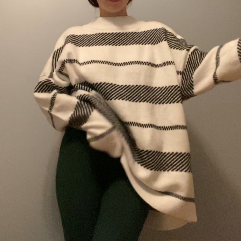 Vtg SOFT oversized striped black and white sweater